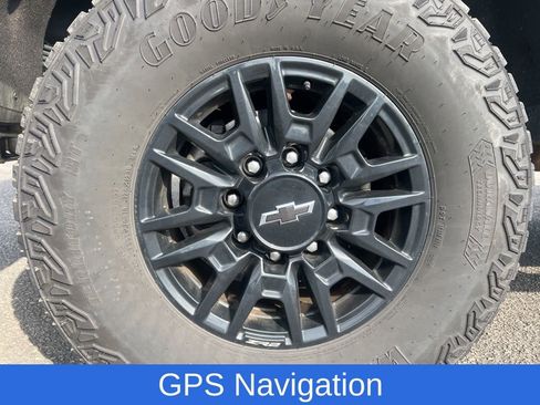 Used 2024 Chevrolet Silverado 2500 ZR2 w/ Technology Package image 13