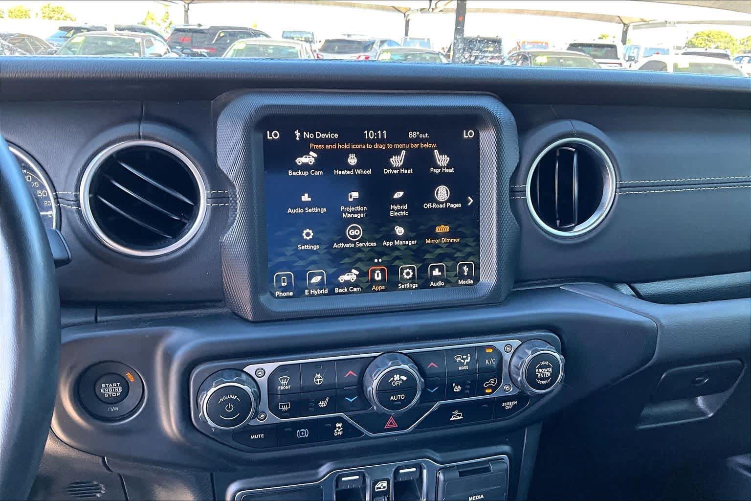 Used 2022 Jeep Wrangler Unlimited Sahara w/ Cold Weather Group AWD/4WD image 32