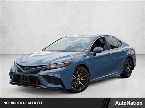 Used 2024 Toyota Camry SE FWD image 1