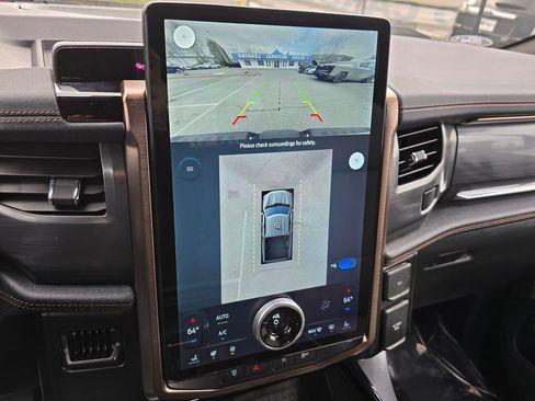 Used 2022 Ford F150 Lightning Lariat image 27