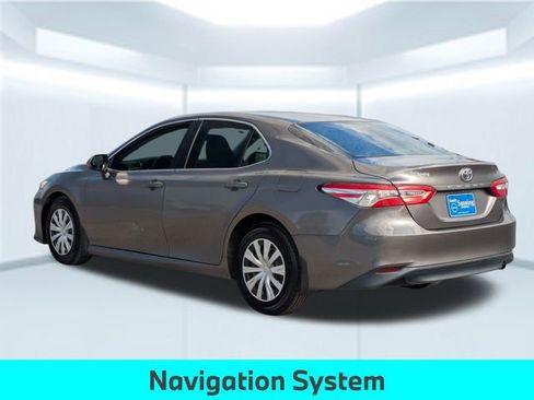 Used 2018 Toyota Camry L image 4
