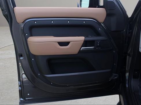 New 2025 Land Rover Defender 110 S AWD/4WD image 10