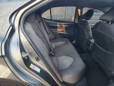 Used 2019 Toyota Camry LE image 18