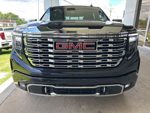 Used 2024 GMC Sierra 1500 Denali AWD/4WD image 3
