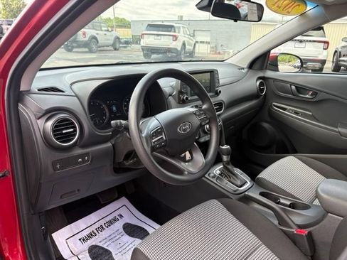 Used 2021 Hyundai Kona SE FWD image 3