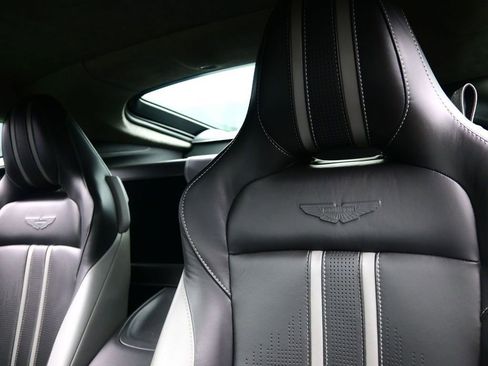 Used 2020 Aston Martin V8 Vantage Coupe image 22