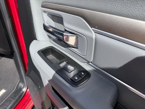 Used 2014 RAM 1500 Classic SLT image 25