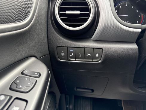 Used 2019 Hyundai Kona Ultimate FWD image 18