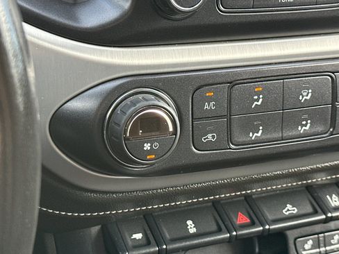 Used 2015 GMC Canyon SLT w/ Driver Alert Package image 28