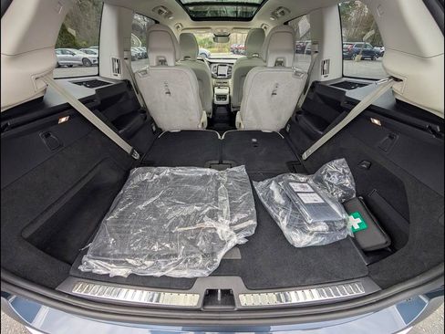 Certified 2024 Volvo XC90 T8 Plus AWD/4WD image 10