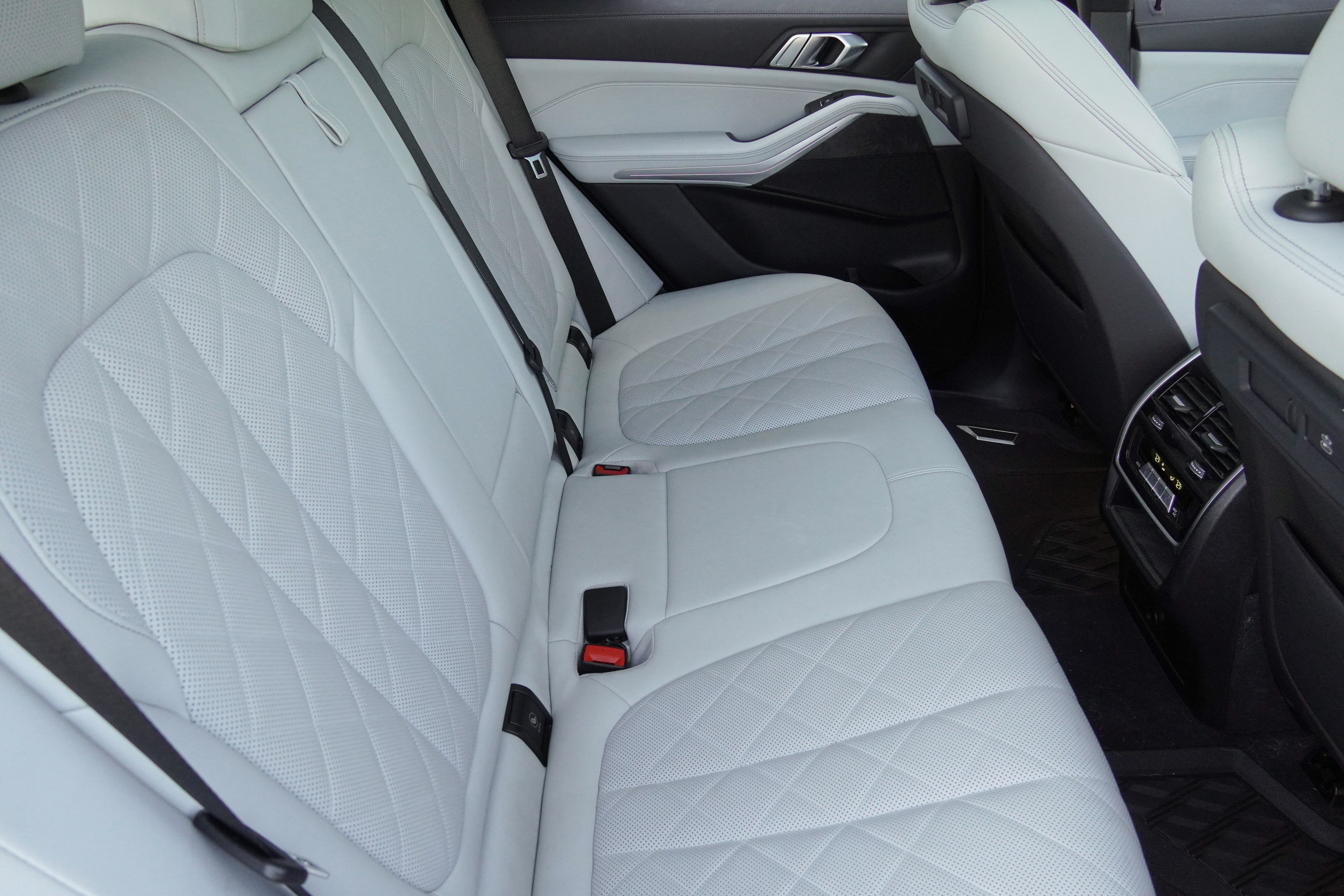 Used 2023 BMW X5 xDrive40i w/ Premium Package AWD/4WD image 36