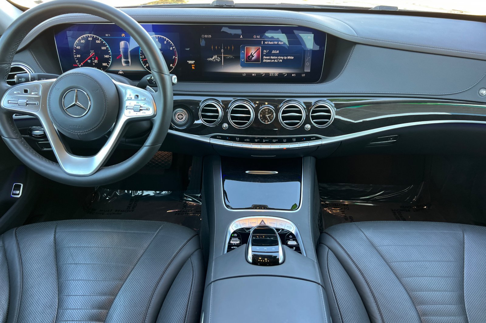 Used 2020 Mercedes-Benz S 560 Sedan image 3