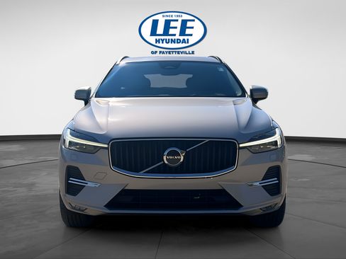 Used 2023 Volvo XC60 B5 Core w/ Climate Package FWD image 8