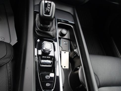 Used 2020 Volvo V60 T5 Cross Country image 21