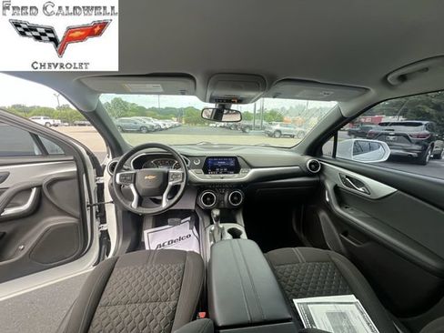 Used 2019 Chevrolet Blazer LT FWD image 25
