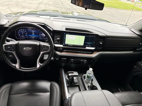 Used 2024 Chevrolet Silverado 1500 LT Trail Boss w/ LT Trail Boss Premium Package AWD/4WD image 26