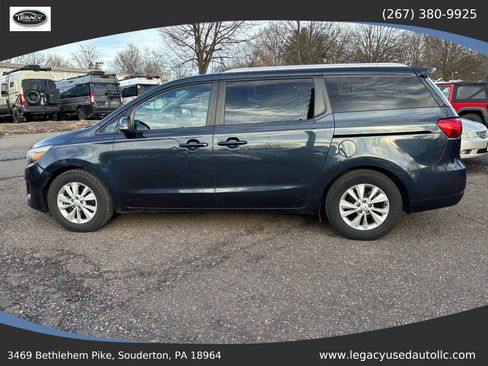Used 2015 Kia Sedona LX w/ LX Convenience Package image 3
