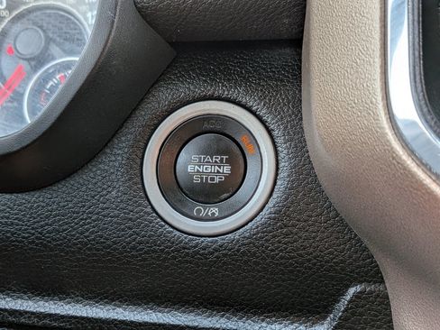 Used 2022 RAM 1500 Laramie AWD/4WD image 31