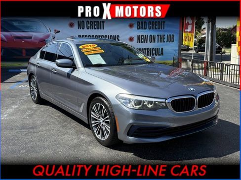 Used 2019 BMW 530i image 1