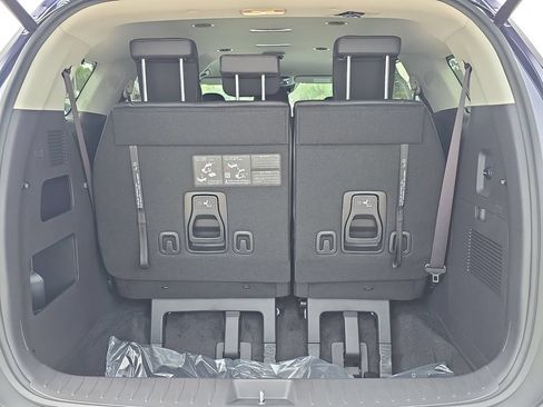 New 2026 Kia Carnival EX FWD image 10