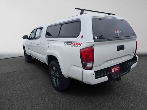 Certified 2016 Toyota Tacoma TRD Sport w/ Premium & Technology Package AWD/4WD image 5