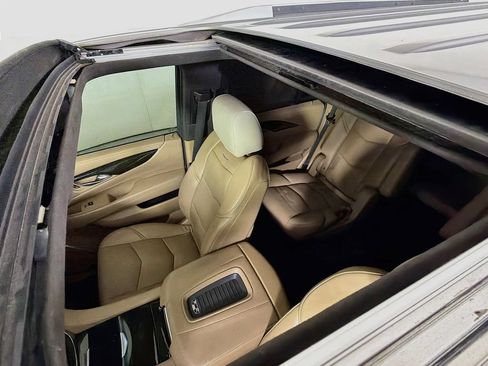 Used 2019 Cadillac Escalade Platinum AWD/4WD image 15
