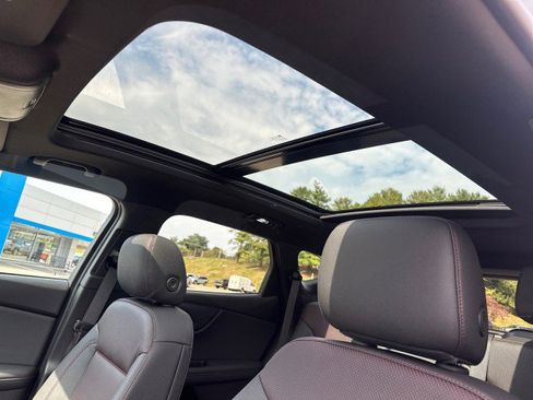 New 2025 Chevrolet Blazer RS image 19