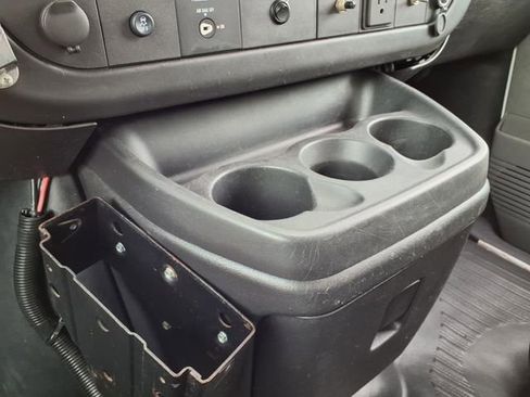 Used 2015 Chevrolet Express 2500 RWD image 23