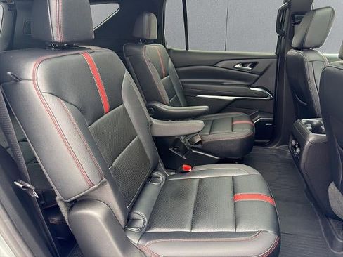 Used 2024 Chevrolet Traverse RS w/ LPO, Floor Liner Package AWD/4WD image 18
