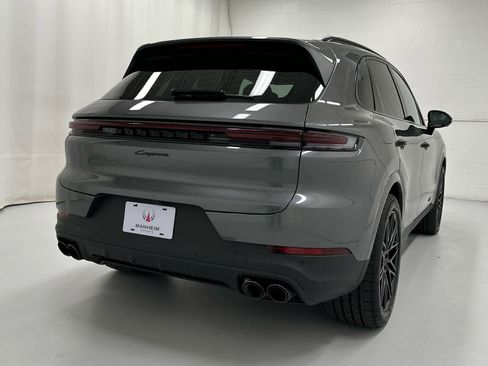Used 2025 Porsche Cayenne image 6