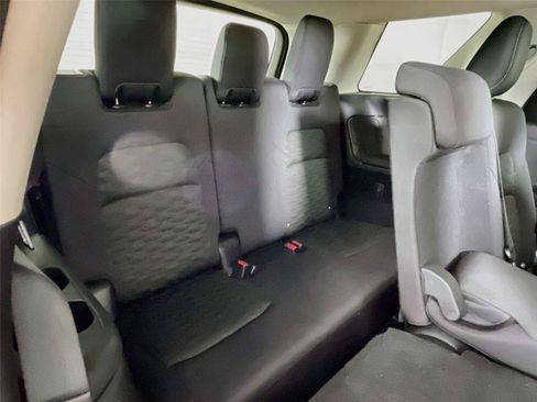 Used 2025 Nissan Pathfinder SV AWD/4WD image 29