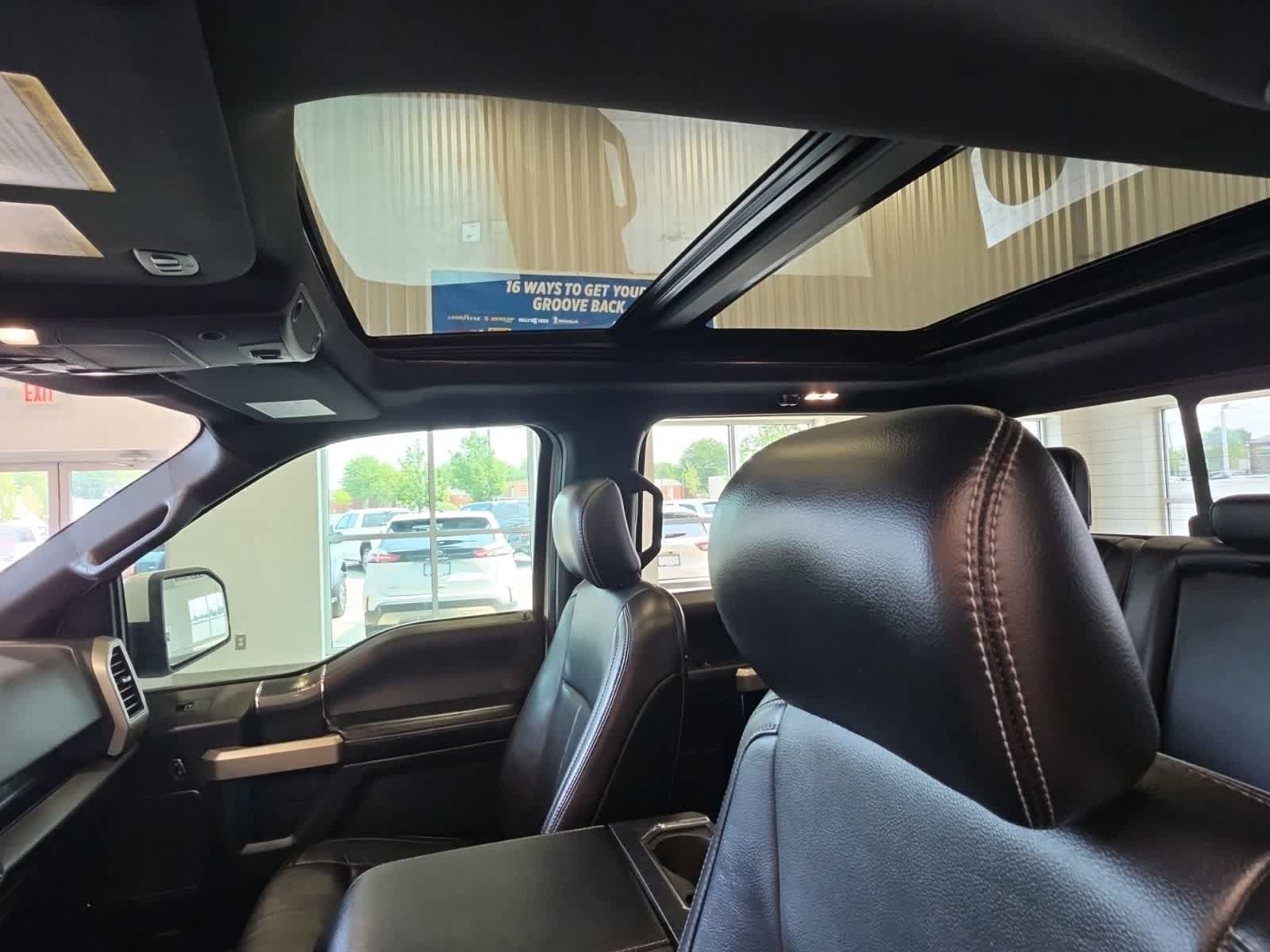 Used 2019 Ford F150 Lariat w/ Equipment Group 502A Luxury AWD/4WD image 19