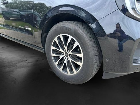 Used 2025 Ford Expedition Max Platinum AWD/4WD image 4