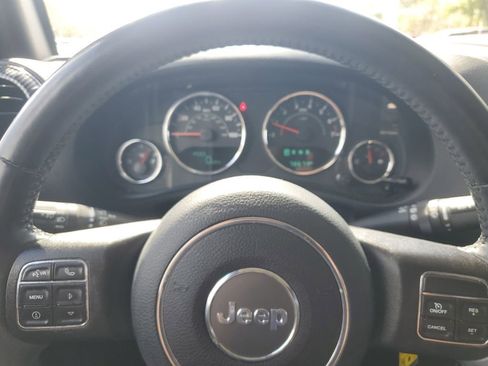 Used 2015 Jeep Wrangler Unlimited Sahara w/ Connectivity Group image 24