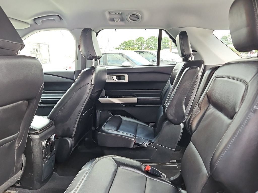 Used 2022 Ford Explorer Limited w/ Equipment Group 301A RWD image 29