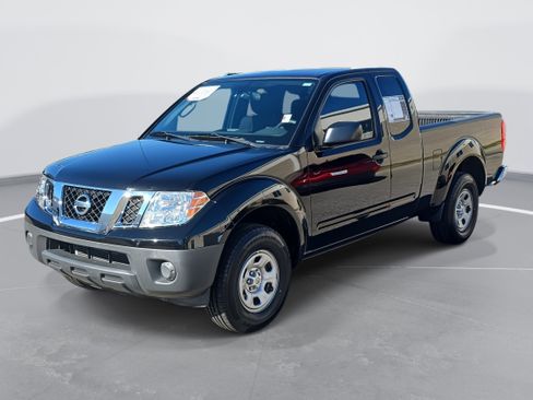 Used 2015 Nissan Frontier S image 1