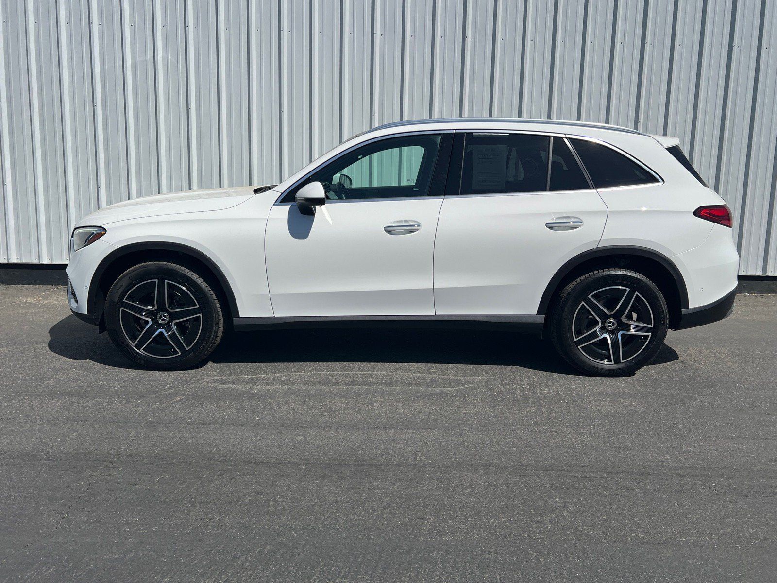 Used 2026 Mercedes-Benz GLC 300 image 3