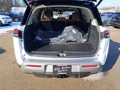 New 2025 Nissan Pathfinder Platinum w/ Cargo Package image 24