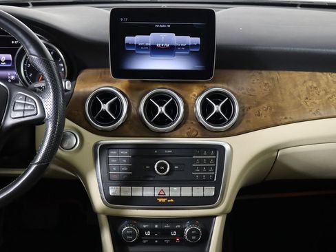 Used 2020 Mercedes-Benz GLA 250 4MATIC image 27