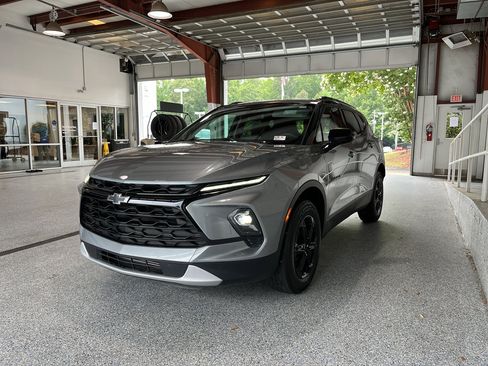Used 2024 Chevrolet Blazer LT w/ Convenience Package FWD image 4