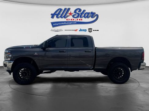 Used 2025 RAM 2500 Tradesman w/ Chrome Appearance Group AWD/4WD image 4