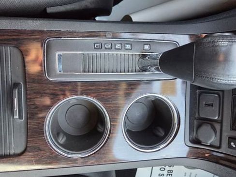 Used 2017 Chevrolet Traverse LT w/ Style and Technology Package image 24