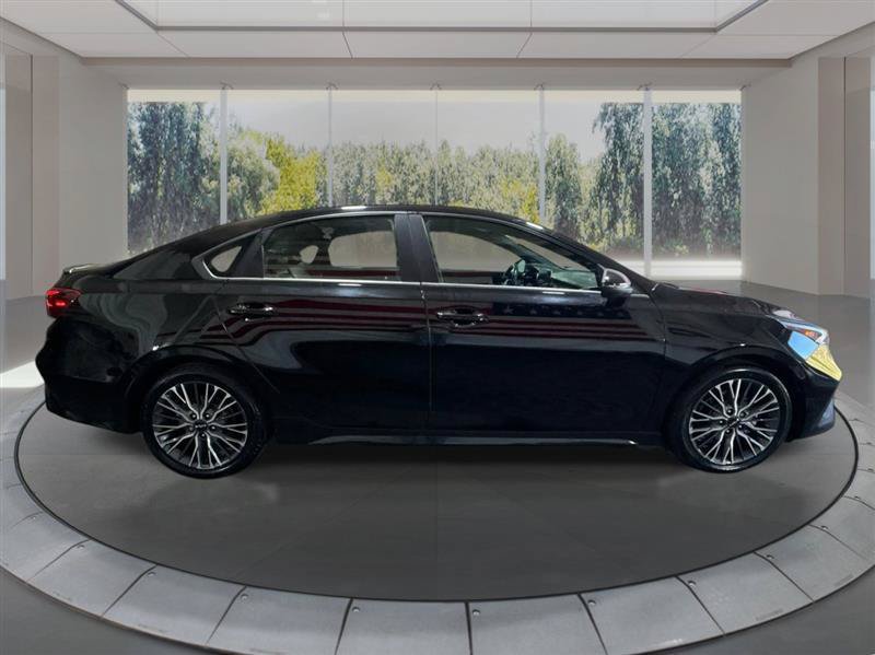 Used 2022 Kia Forte GT-Line FWD image 4