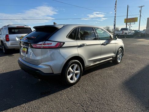 Used 2020 Ford Edge SE image 5