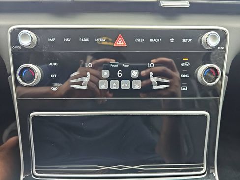 Used 2025 Genesis GV80 2.5T Standard AWD/4WD image 19