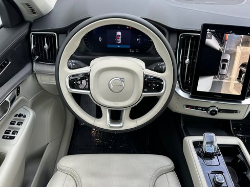 New 2026 Volvo XC90 T8 Ultra w/ Protection Package Premier AWD/4WD image 12