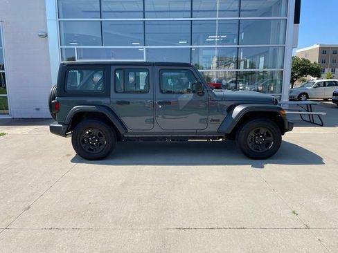Used 2024 Jeep Wrangler Unlimited Sport AWD/4WD image 4