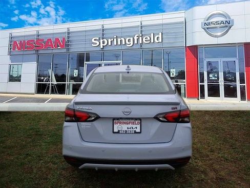 New 2025 Nissan Versa SR w/ Trunk Package image 5