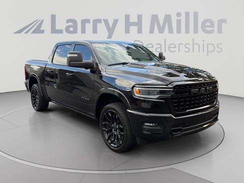 Used 2025 RAM 1500 Limited AWD/4WD image 7