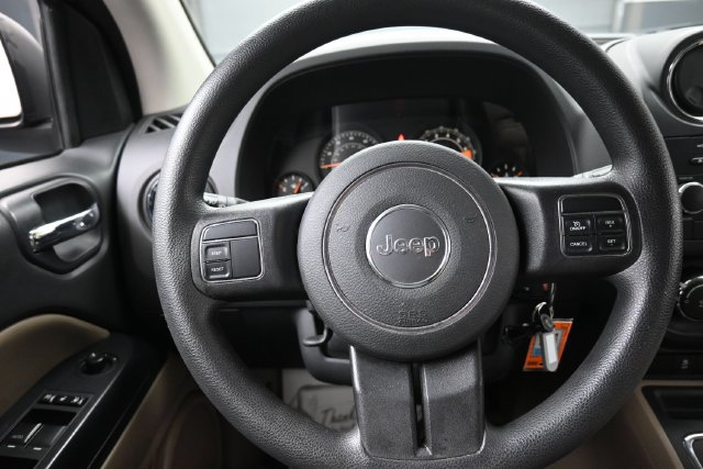 Used 2016 Jeep Compass Sport w/ Power Value Group FWD image 8